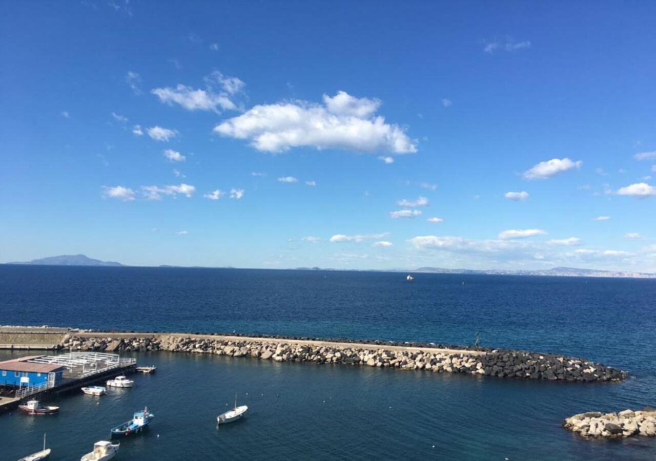 Apartament Relais Del Mare Con Terrazza Fronte Mare Free Parking Massa Lubrense Zewnętrze zdjęcie
