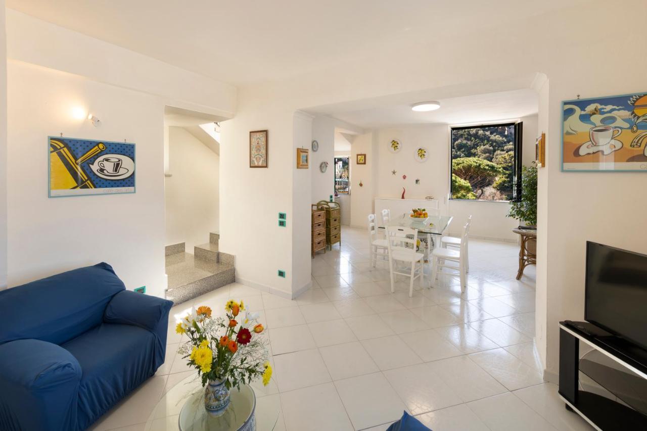 Apartament Relais Del Mare Con Terrazza Fronte Mare Free Parking Massa Lubrense Zewnętrze zdjęcie