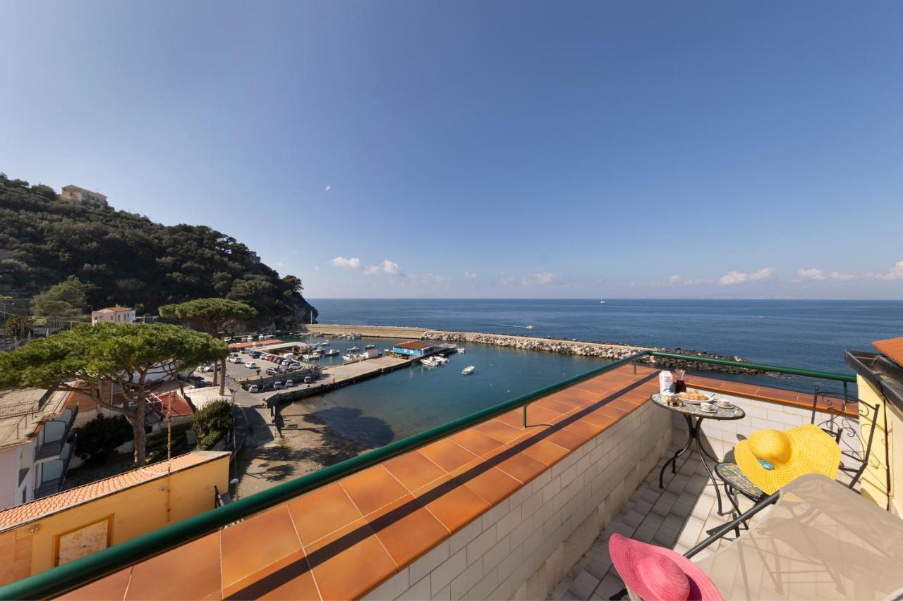 Apartament Relais Del Mare Con Terrazza Fronte Mare Free Parking Massa Lubrense Zewnętrze zdjęcie