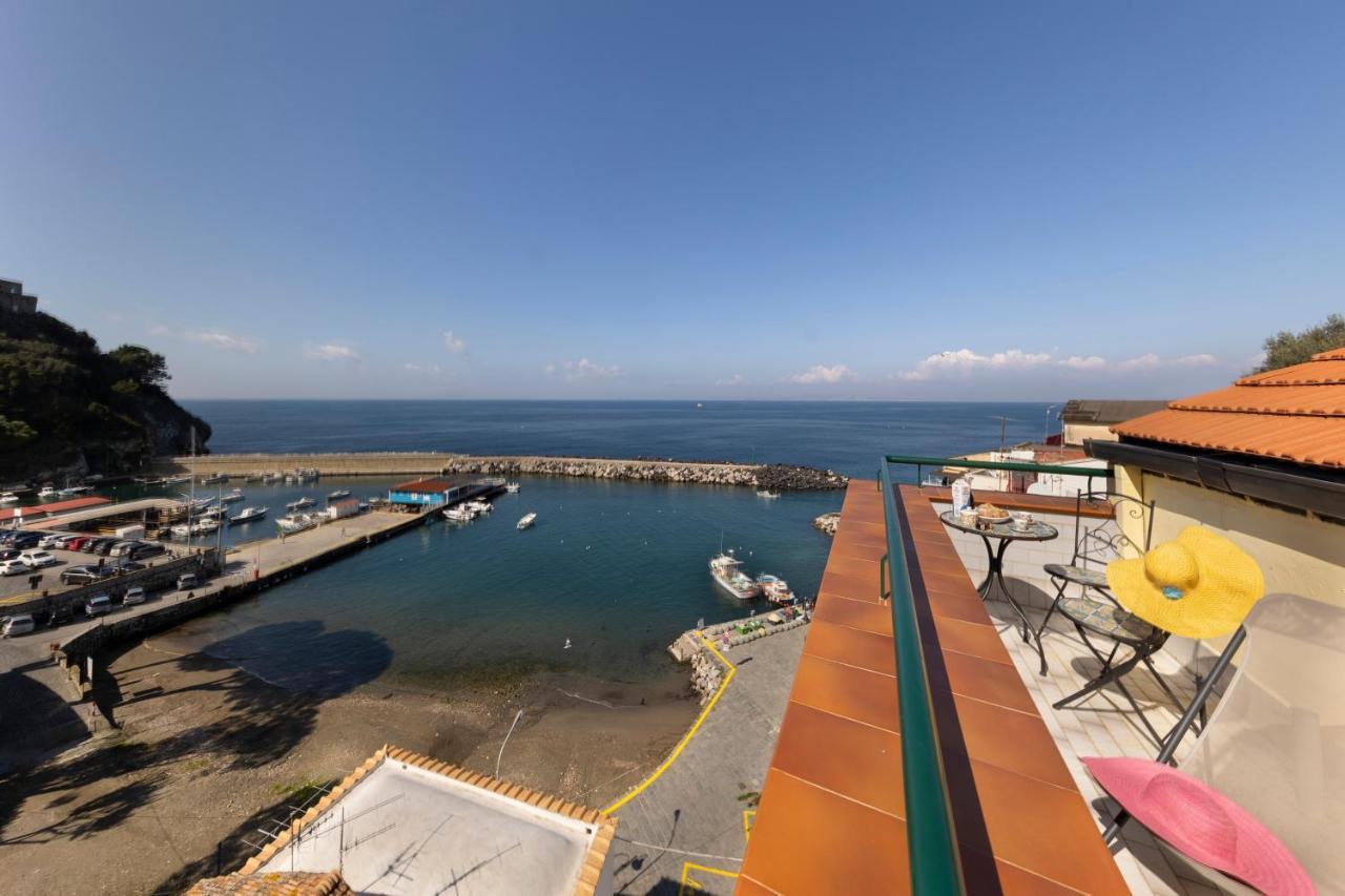Apartament Relais Del Mare Con Terrazza Fronte Mare Free Parking Massa Lubrense Zewnętrze zdjęcie