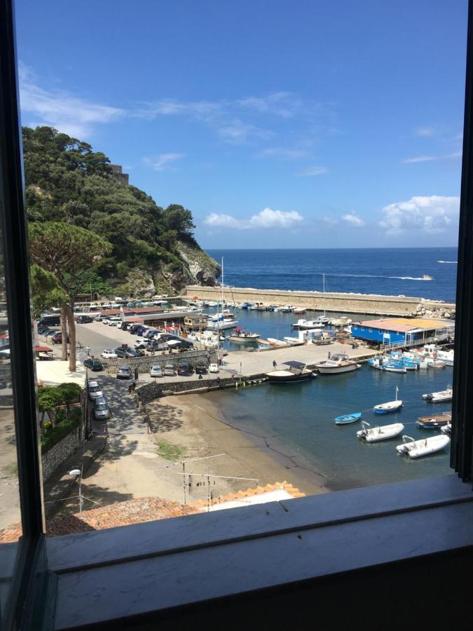 Apartament Relais Del Mare Con Terrazza Fronte Mare Free Parking Massa Lubrense Zewnętrze zdjęcie